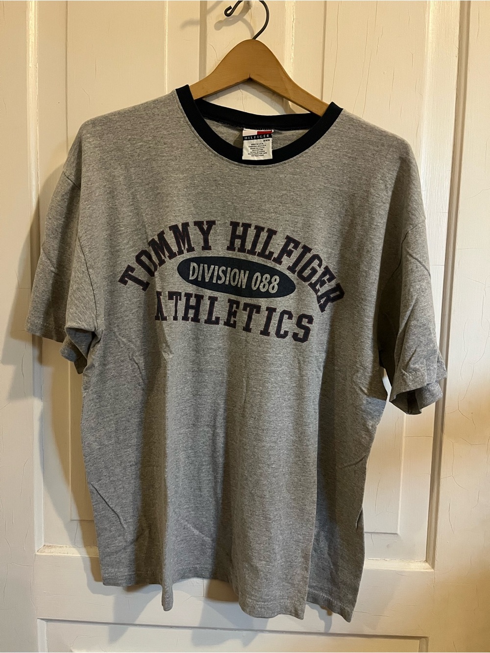 Tommy Hilfiger Men's Gray vintage Athletic Logo T-Shirt